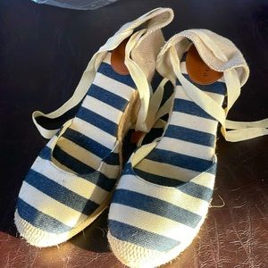 Sonoma denim and cream striped Espadrilles 8 1/2, never worn. Super cute!